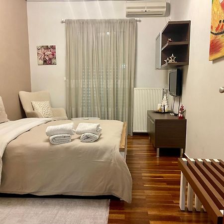Elegant Downtown Retreat Apartment Kalamata Exterior photo