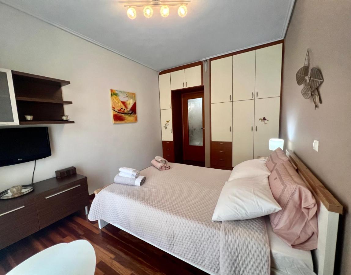 Elegant Downtown Retreat Apartment Kalamata Exterior photo
