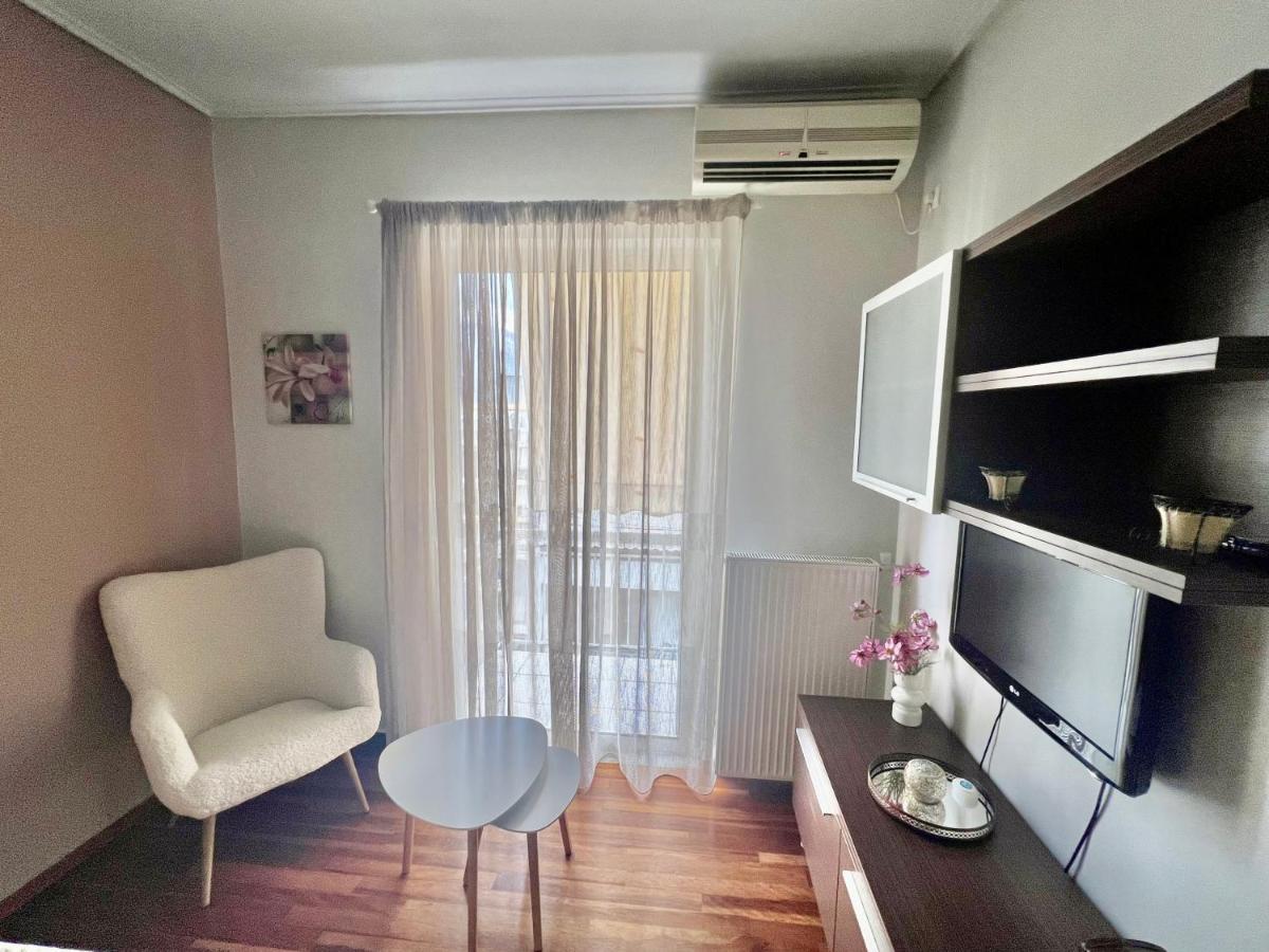 Elegant Downtown Retreat Apartment Kalamata Exterior photo