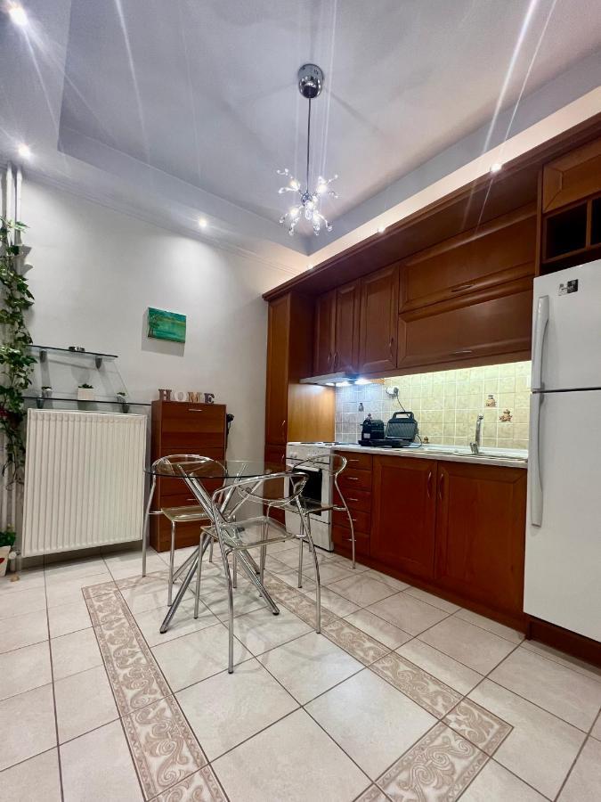 Elegant Downtown Retreat Apartment Kalamata Exterior photo