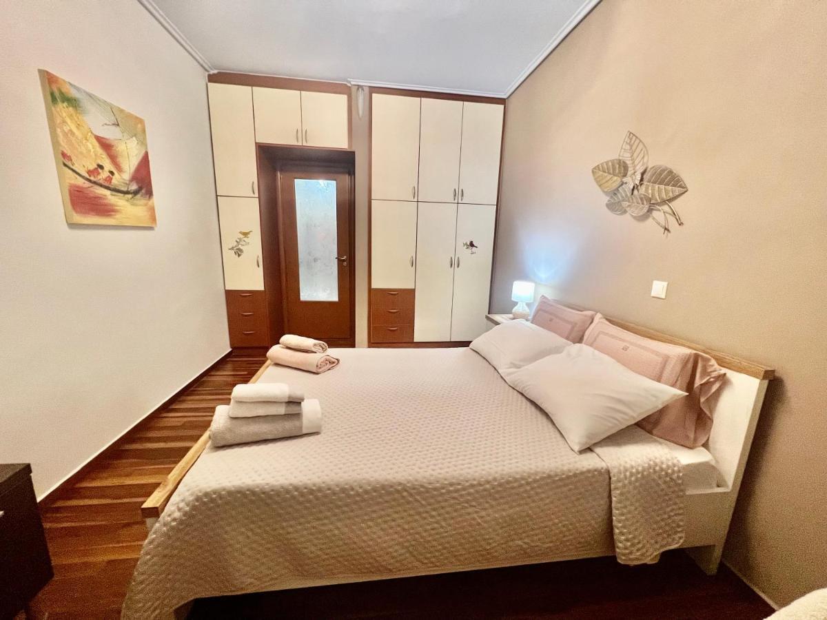 Elegant Downtown Retreat Apartment Kalamata Exterior photo