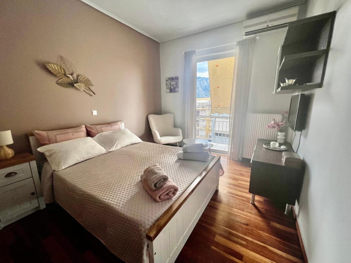 Elegant Downtown Retreat Apartment Kalamata Exterior photo