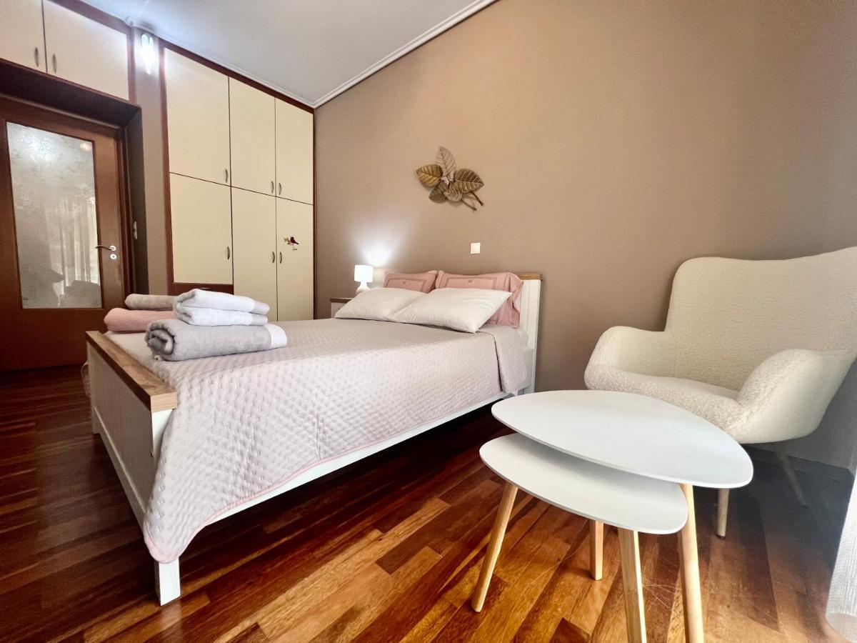 Elegant Downtown Retreat Apartment Kalamata Exterior photo